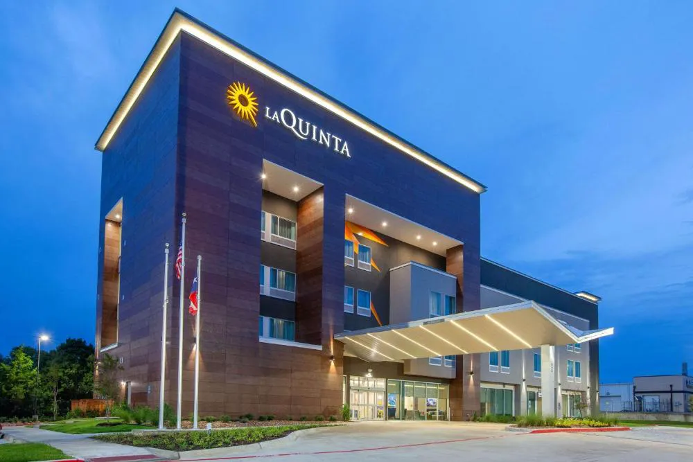 La Quinta Inn & Suites by Wyndham Dallas Duncanville hotel hero