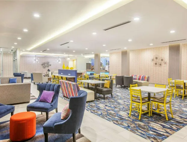 La Quinta Inn & Suites by Wyndham Dallas Duncanville hotel detail image 4