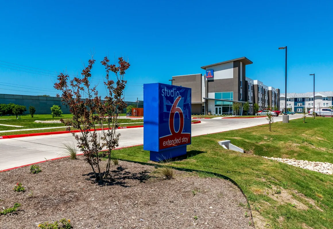 Studio 6 San Marcos, TX hotel hero