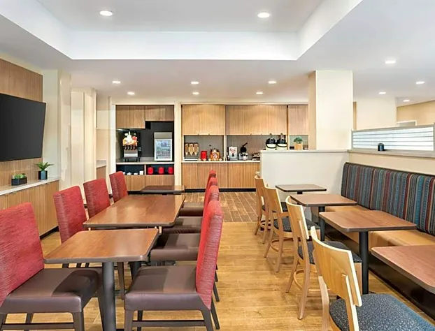 TownePlace Suites by Marriott Milwaukee Grafton hotel detail image 3