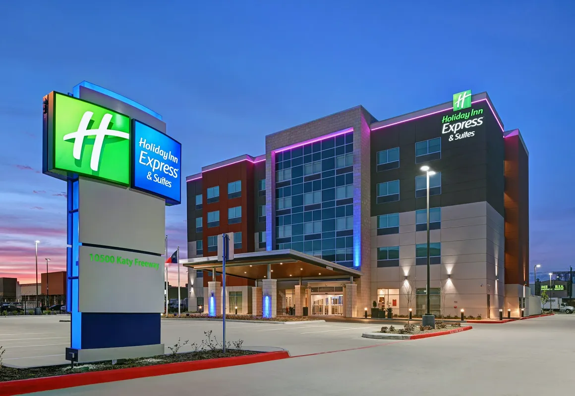 Holiday Inn Express & Suites Houston - Memorial City Centre by IHG hotel hero