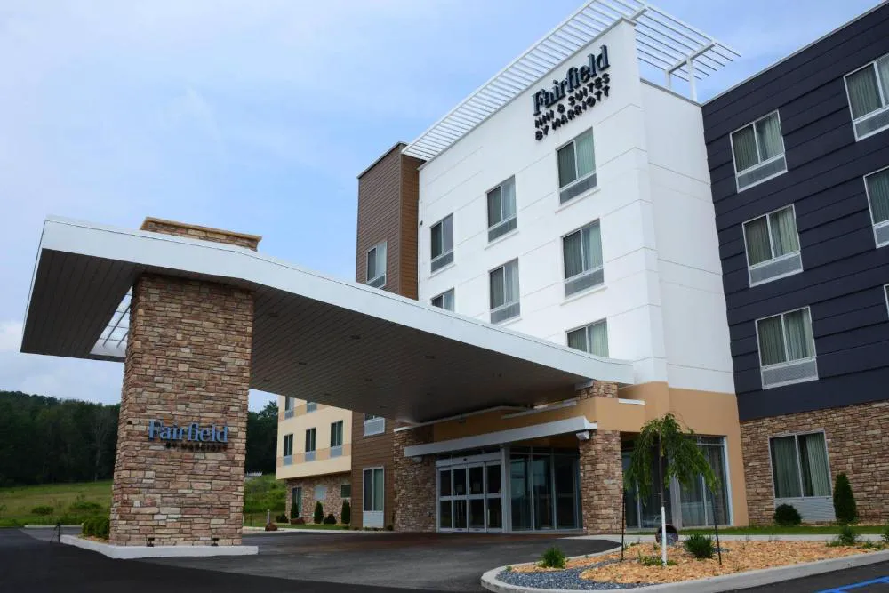 Fairfield Inn & Suites by Marriott Somerset hotel hero