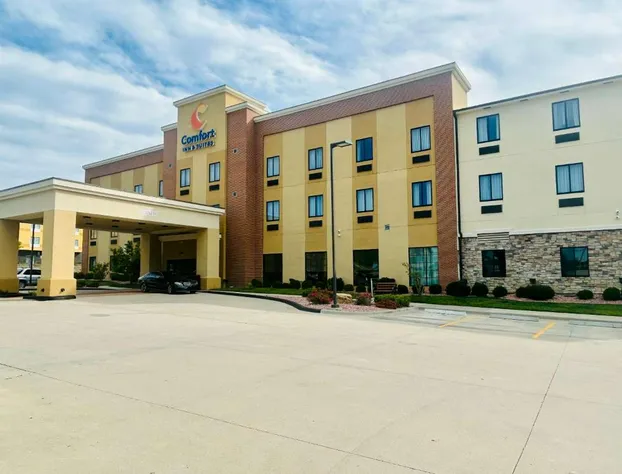 Comfort Inn & Suites Shawnee - Kansas City hotel detail image 2