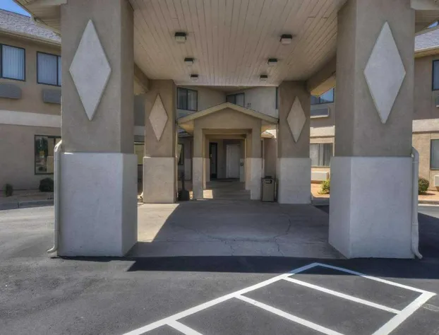 Comfort Inn & Suites Shawnee - Kansas City hotel detail image 4