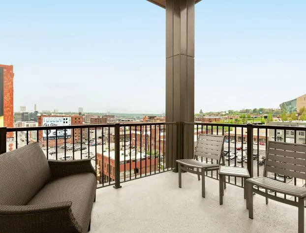 Hampton Inn & Suites Kansas City Downtown Crossroads hotel detail image 3