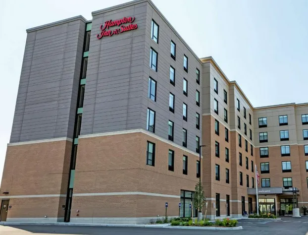 Hampton Inn & Suites Boston/Waltham hotel detail image 1