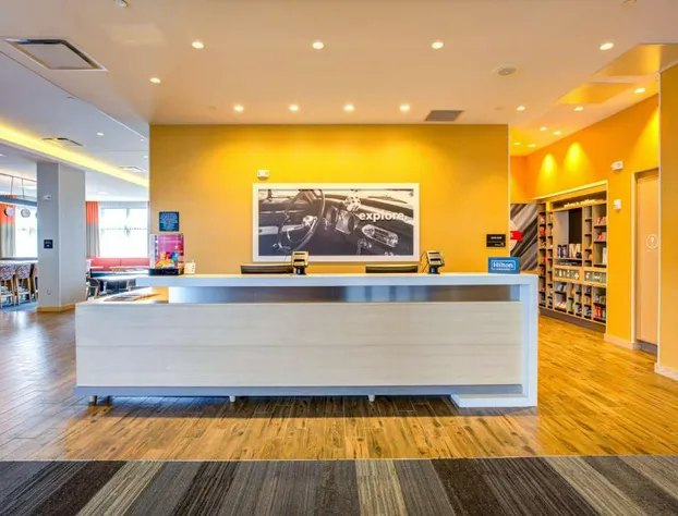 Hampton Inn & Suites Boston/Waltham hotel detail image 3