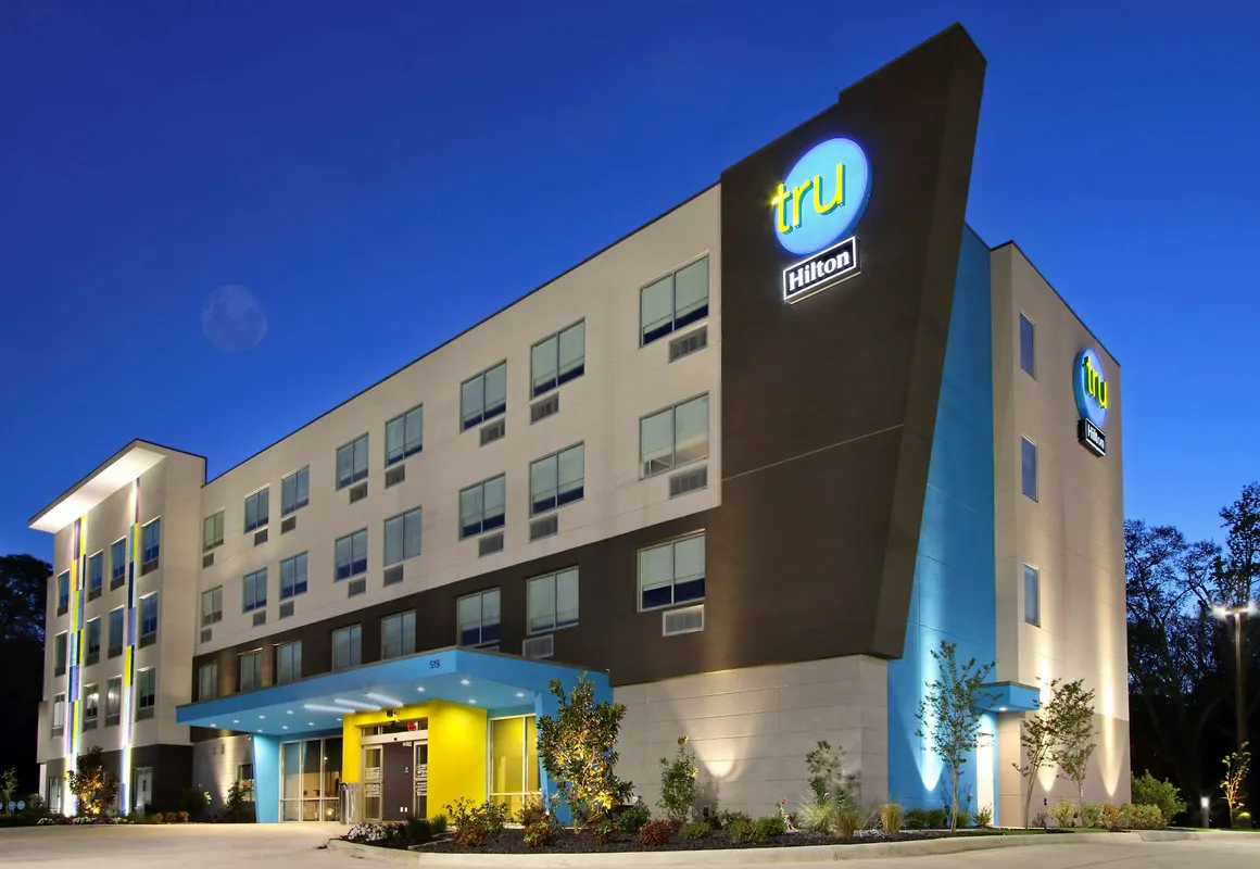Tru By Hilton Meridian hotel hero