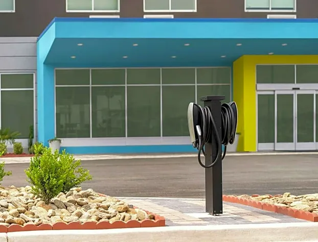 Tru by Hilton Florence I-95 hotel detail image 2