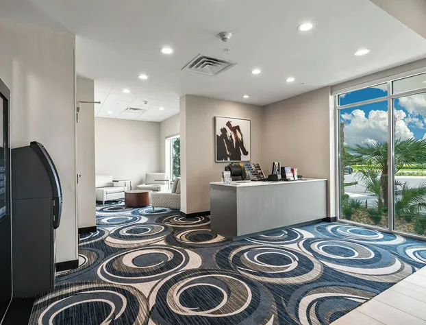 Holiday Inn Express & Suites Orlando - Lake Buena Vista by IHG hotel detail image 2