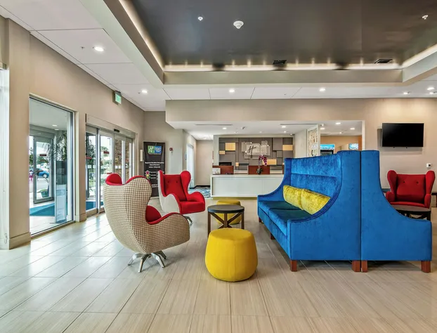 Holiday Inn Express & Suites Orlando - Lake Buena Vista by IHG hotel detail image 3