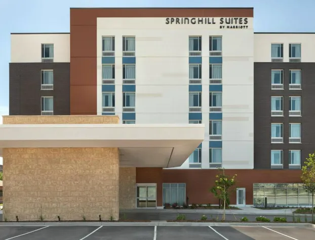 SpringHill Suites by Marriott Milwaukee West/Wauwatosa hotel detail image 1