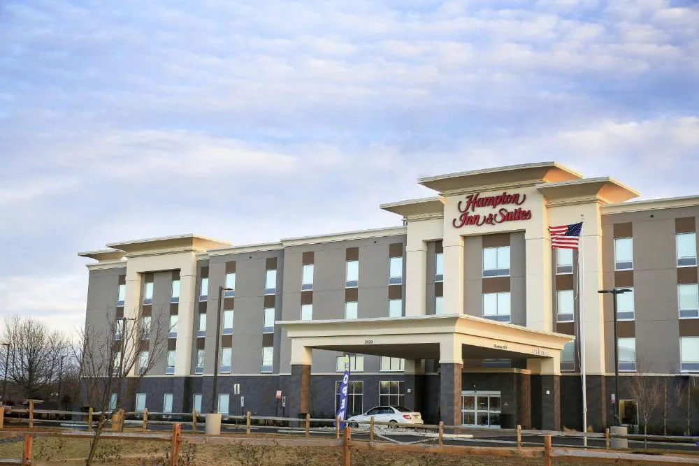 Hampton Inn & Suites Mount Laurel/Moorestown hotel hero