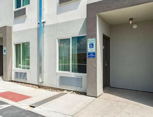 Studio 6 New Braunfels, TX hotel detail image 3