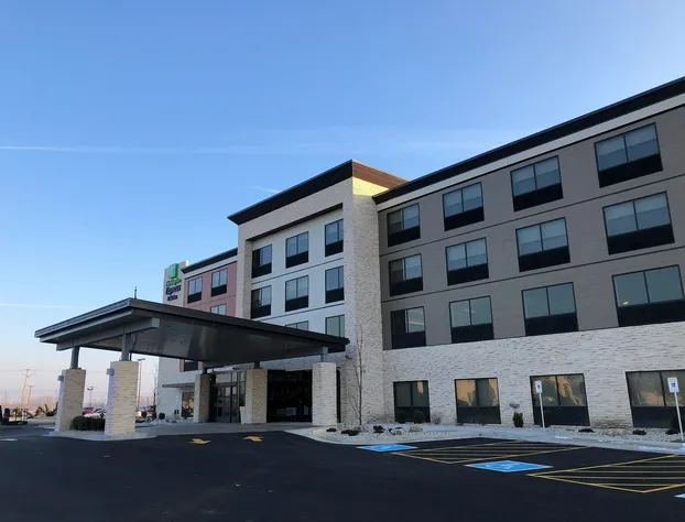 Holiday Inn Express & Suites Racine by IHG hotel detail image 2