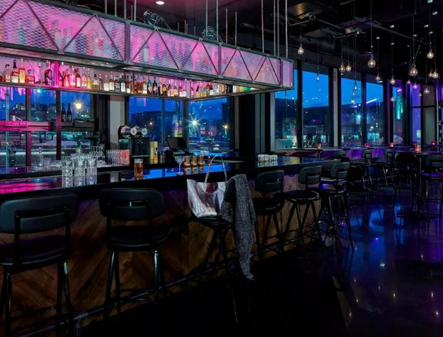 MOXY Minneapolis Uptown hotel detail image 3