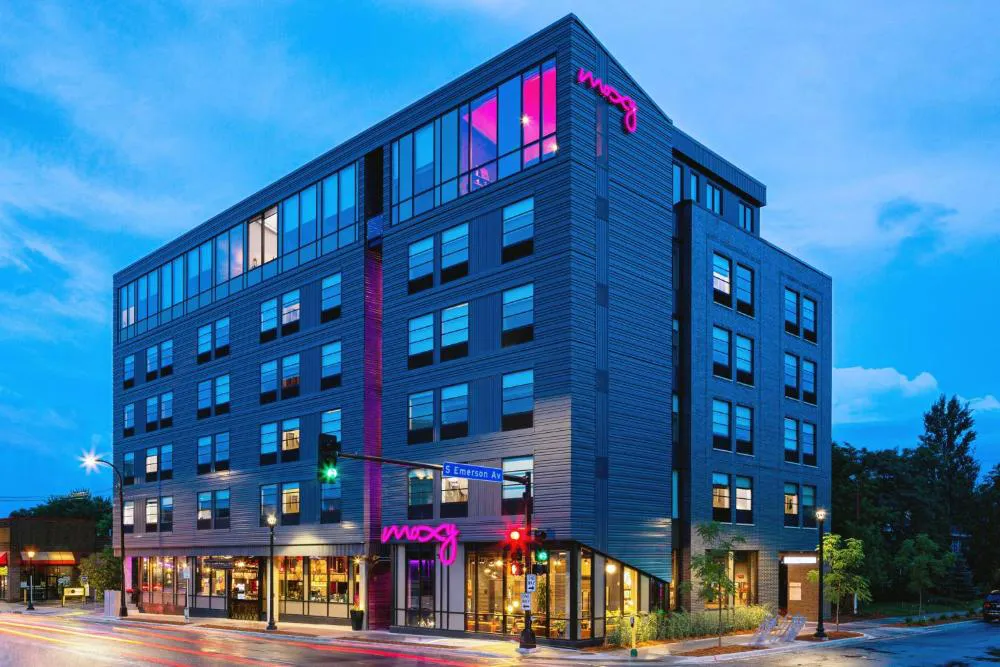 MOXY Minneapolis Uptown hotel hero