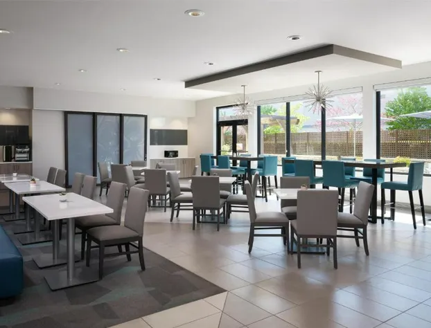 Best Western Premier Hotel at Fisher's Landing hotel detail image 4