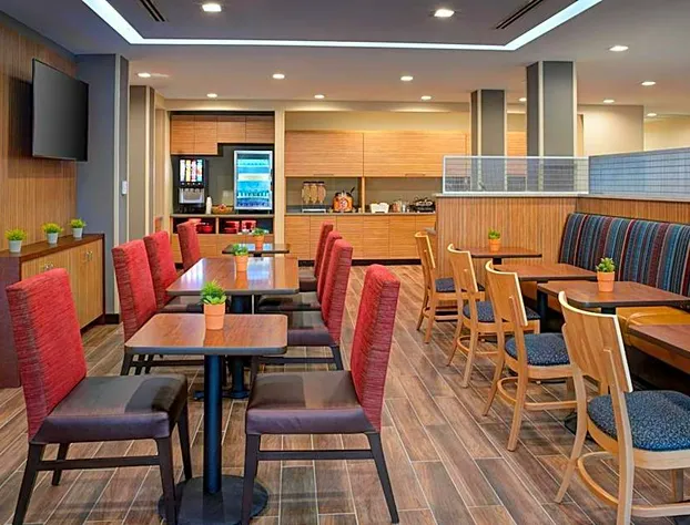 TownePlace Suites by Marriott Grand Rapids Airport hotel detail image 3