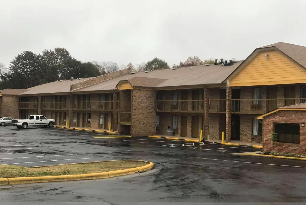 Days Inn by Wyndham King/Winston Salem Area hotel hero