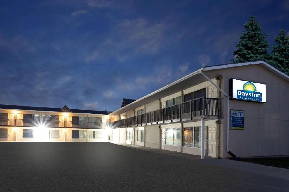 Days Inn by Wyndham Birch Run hotel hero