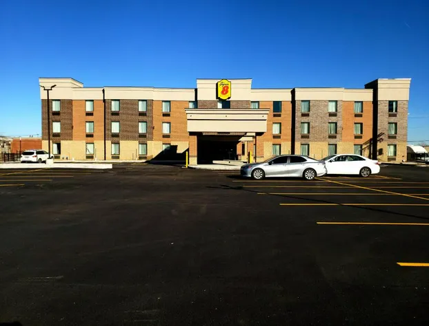 Super 8 by Wyndham St. Louis North hotel detail image 2