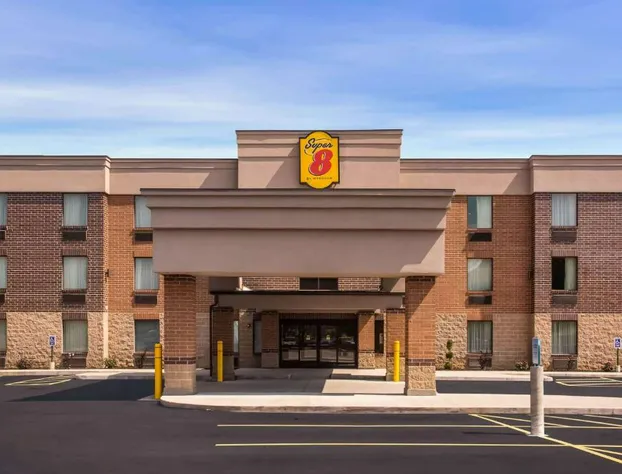 Super 8 by Wyndham St. Louis North hotel detail image 3