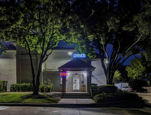 Studio 6 Arlington, TX - South - Dallas hotel detail image 2