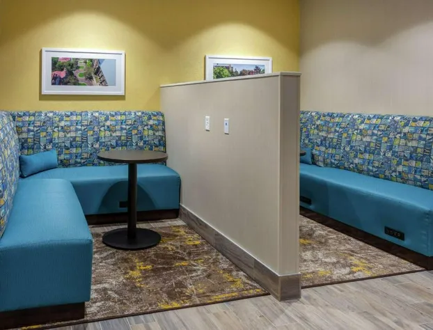 Hampton Inn & Suites Burlington hotel detail image 3