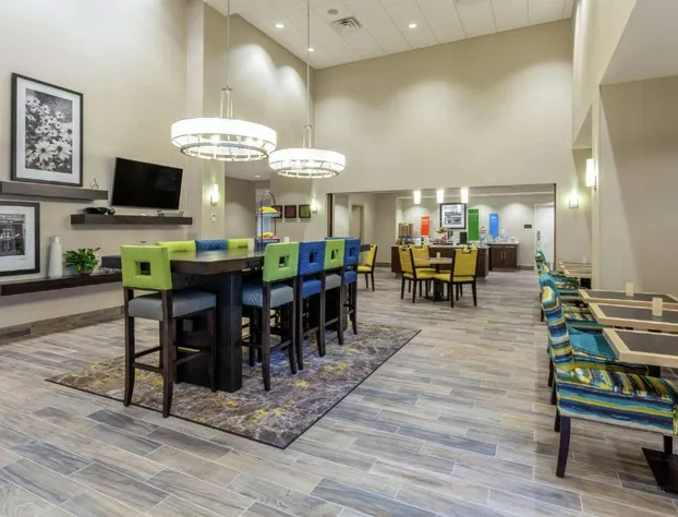 Hampton Inn & Suites Burlington hotel detail image 4