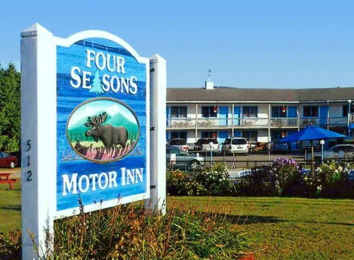 Four Seasons Motor Inn hotel hero
