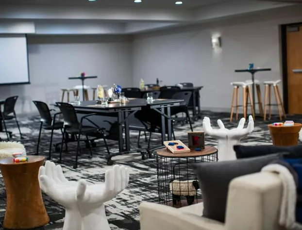 Renaissance Minneapolis Bloomington Hotel hotel detail image 4