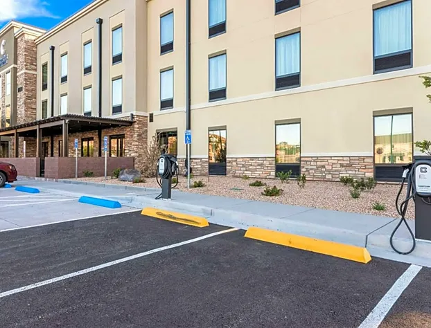 Comfort Inn & Suites Zion Park Area hotel detail image 2