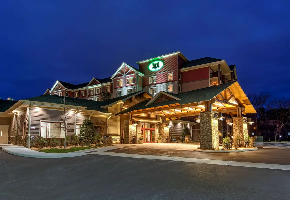Black Fox Lodge Pigeon Forge, Tapestry Collection by Hilton hotel hero