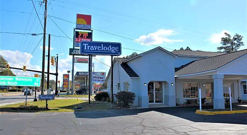 Travelodge by Wyndham Walterboro hotel hero