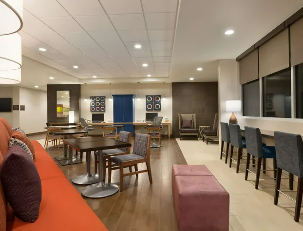 Home2 Suites by Hilton Glendale - Westgate hotel detail image 3