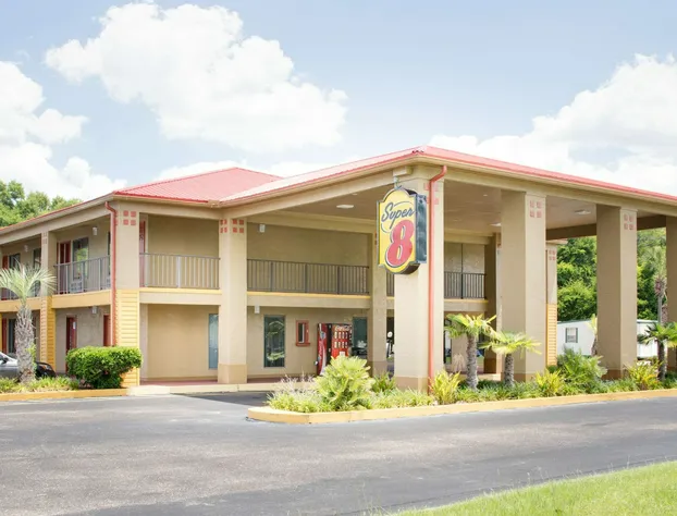 Super 8 by Wyndham Defuniak Springs hotel detail image 1