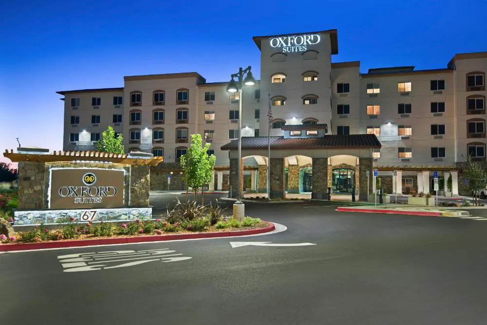 Oxford Suites Sonoma County hotel hero