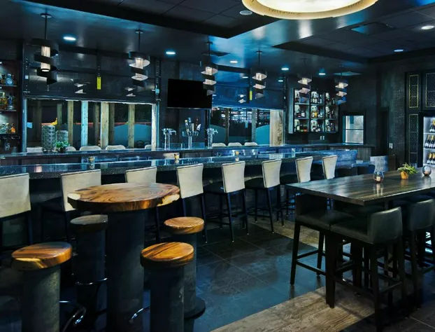 Oxford Suites Sonoma County hotel detail image 3