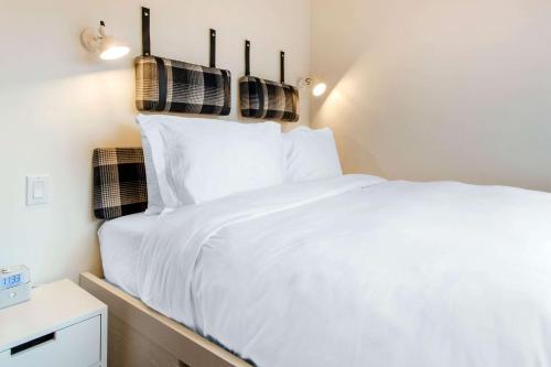 Gowanus Inn & Yard Hotel hotel detail image 4