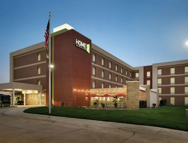 Home2 Suites Iowa City Coralville hotel detail image 1