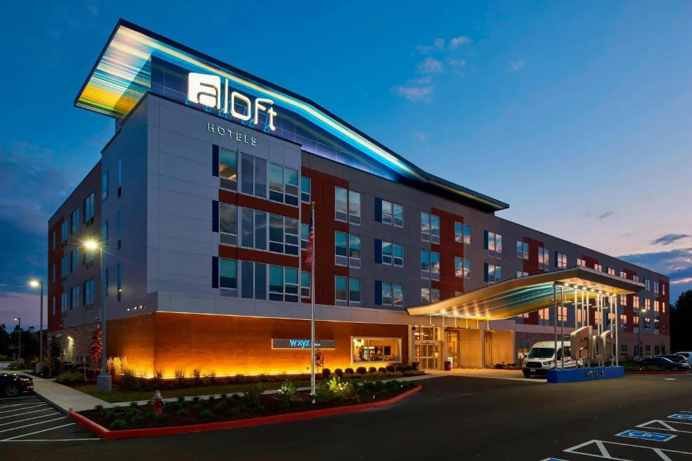 Aloft Cleveland Airport hotel hero