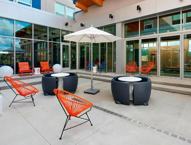Aloft Cleveland Airport hotel detail image 3
