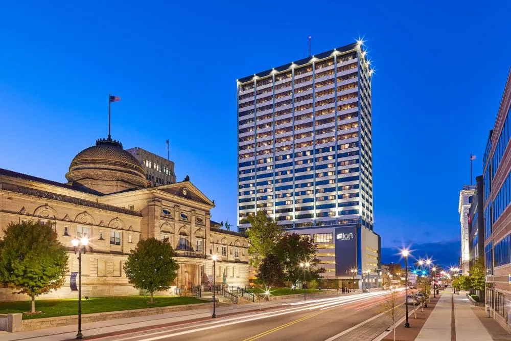 Aloft South Bend hotel hero