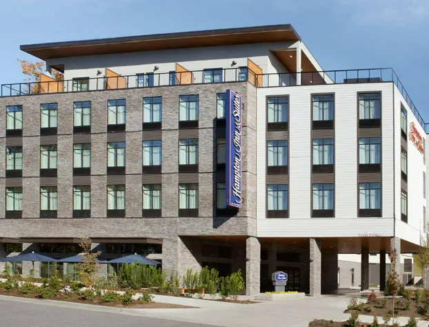 Hampton Inn & Suites Seattle/Renton hotel detail image 1