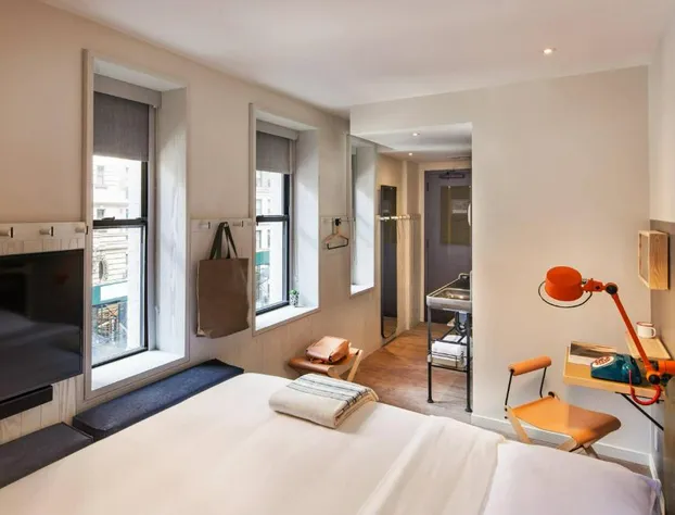 Moxy NYC Times Square hotel detail image 3