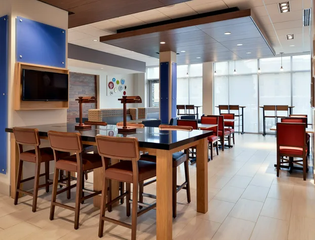 Holiday Inn Express & Suites Marshalltown by IHG hotel detail image 4