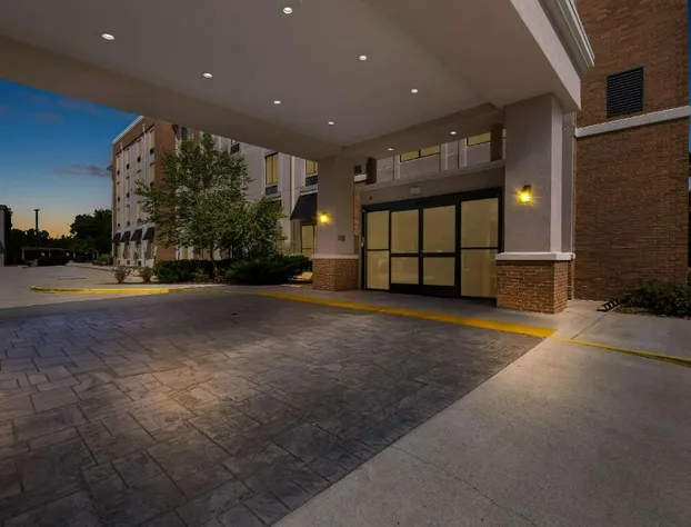 Comfort Suites Columbia I-65 hotel detail image 3