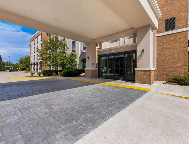 Comfort Suites Columbia I-65 hotel detail image 2