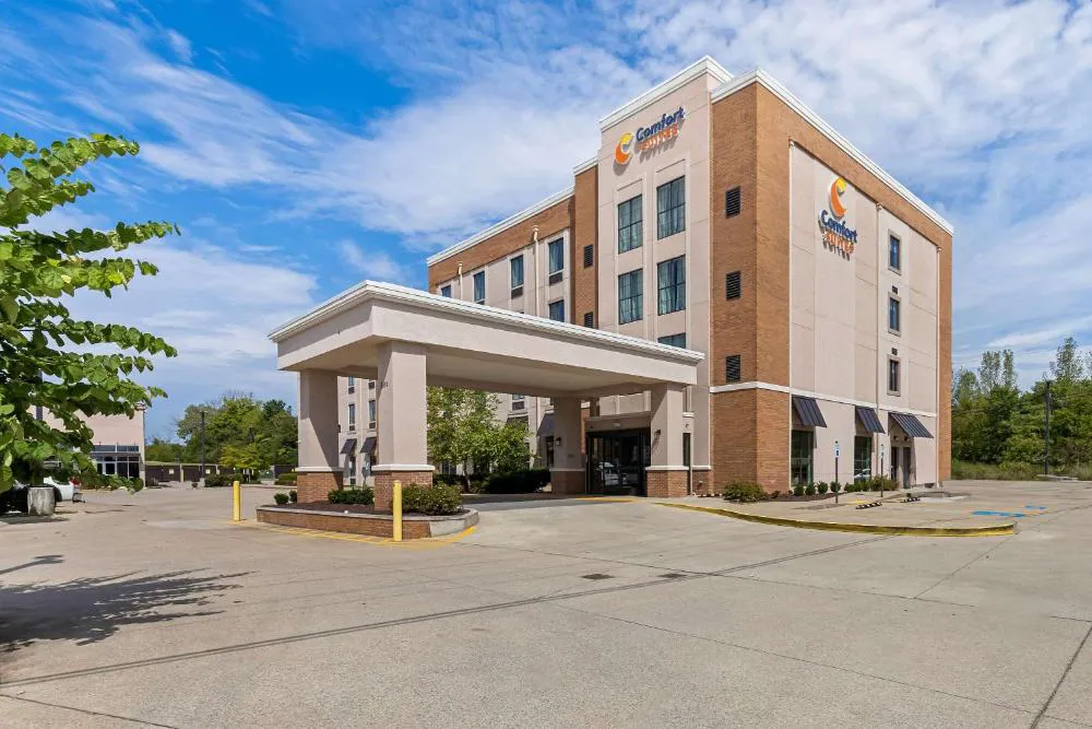 Comfort Suites Columbia I-65 hotel hero